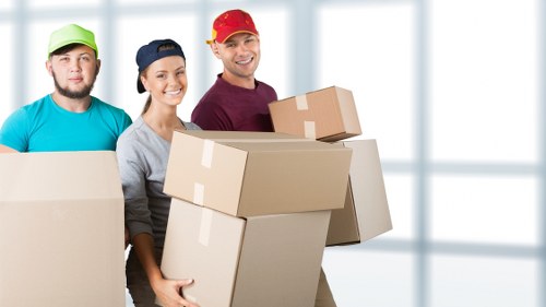 Packing and unpacking service support for South Woodford home moves